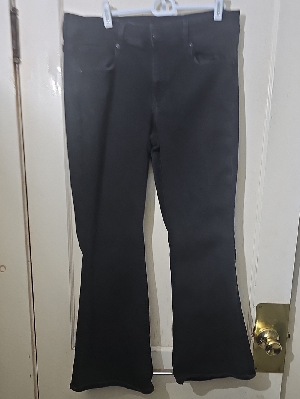 Women's American Eagle Sz 16s Next Level Stretch Black Flared Jeans